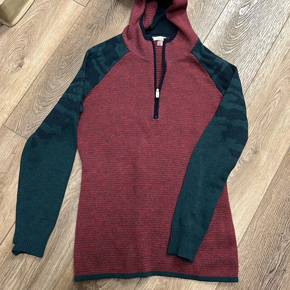Smart wool sweater with hood and zip up/size large